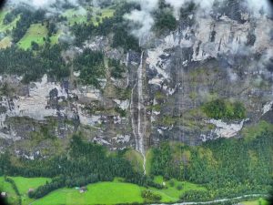 Un Américain de 26 ans décède dans un accident de speedflying à Mürren, canton de Berne